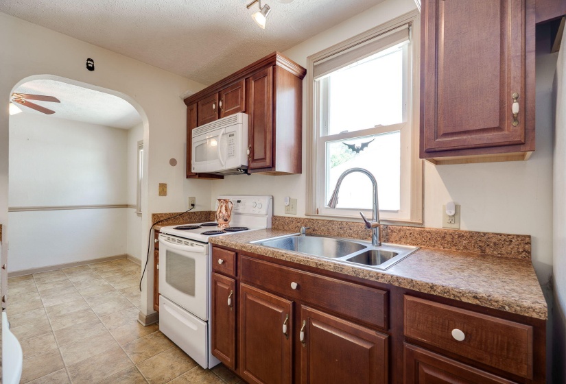 16-web-or-mls-18-sunset-mc-creary-dr