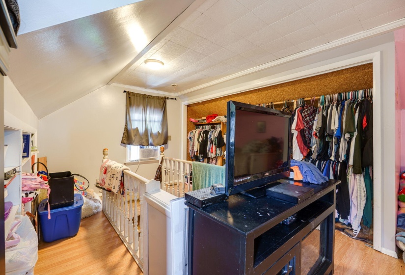 34-web-or-mls-439-lawnview-ave