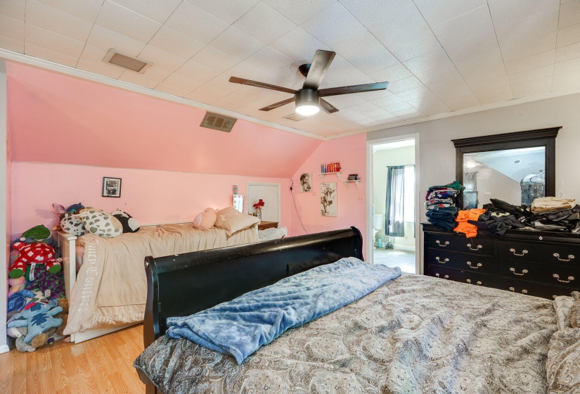 37-web-or-mls-439-lawnview-ave