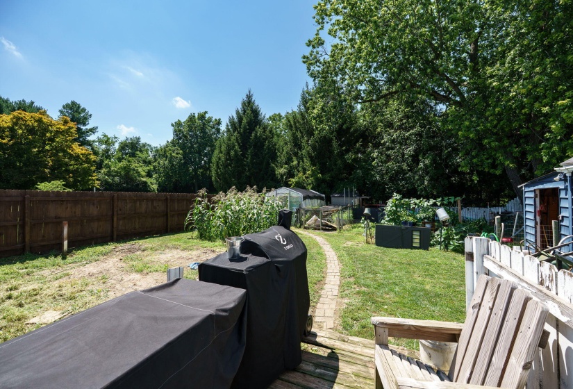 63-web-or-mls-439-lawnview-ave