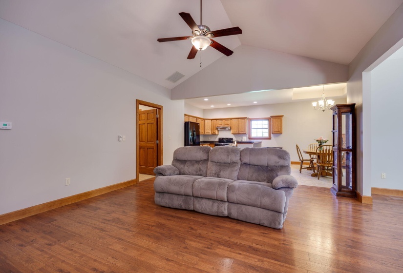 20-web-or-mls-106-rebecca-cir