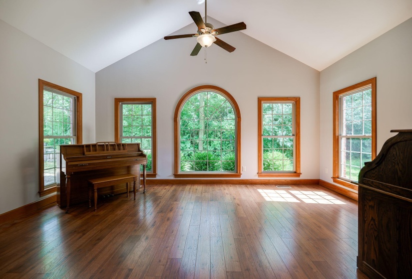 21-web-or-mls-106-rebecca-cir