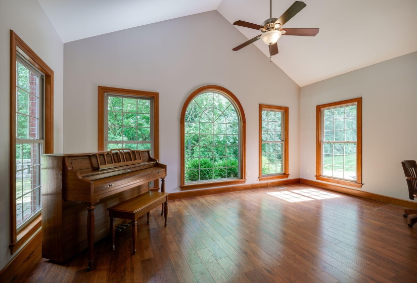 22-web-or-mls-106-rebecca-cir