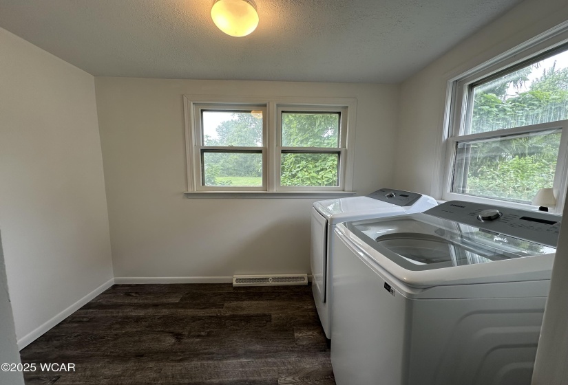 666 Dewey Avenue, Lima, Ohio, 2 Bedrooms Bedrooms, ,2 BathroomsBathrooms,Residential,For Sale,Dewey,307828