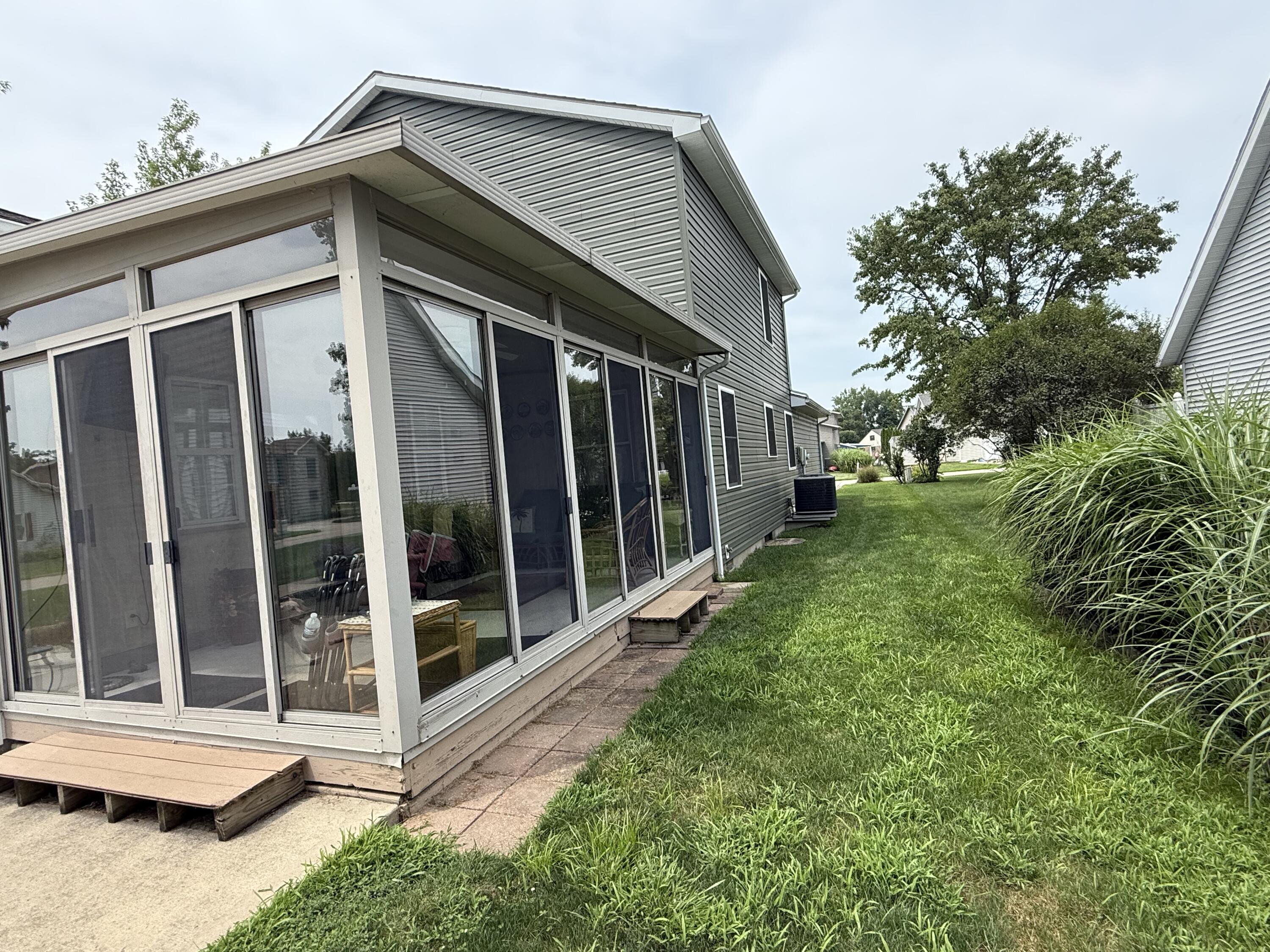 143 Lago Vue Court, Saint Marys, Ohio 45885