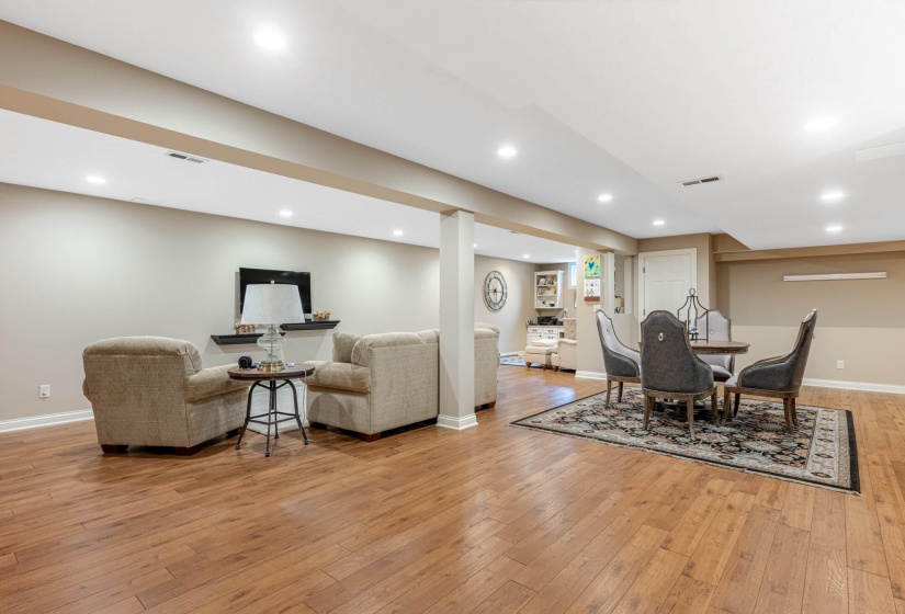 85 Glass interior-28