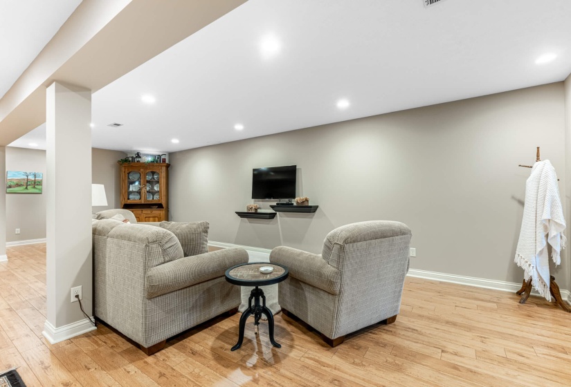 85 Glass interior-31