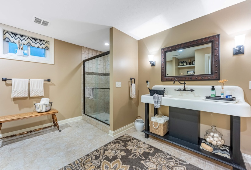85 Glass interior-41