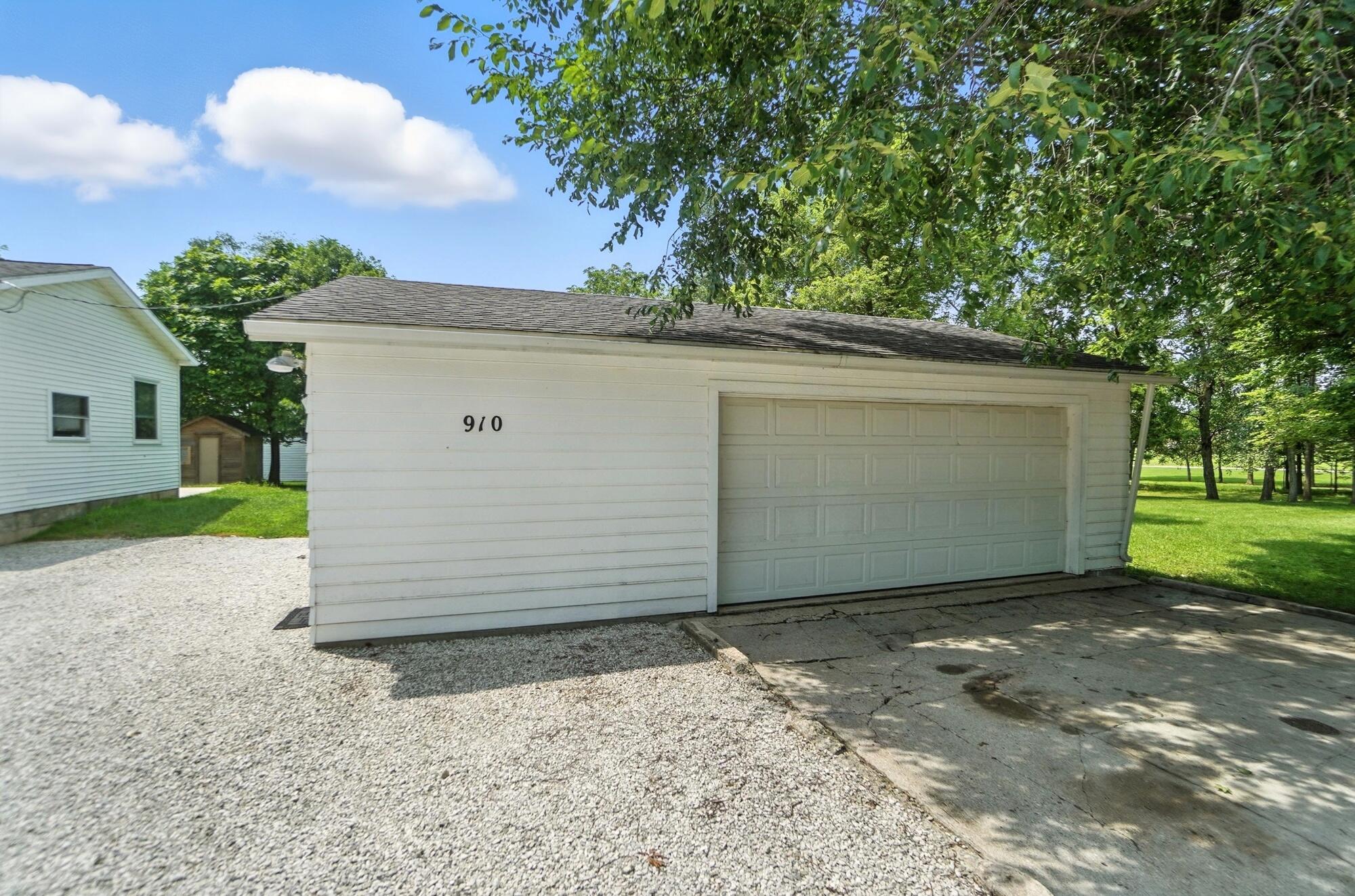 910 Alcony-Conover Road, Troy, Ohio 45373