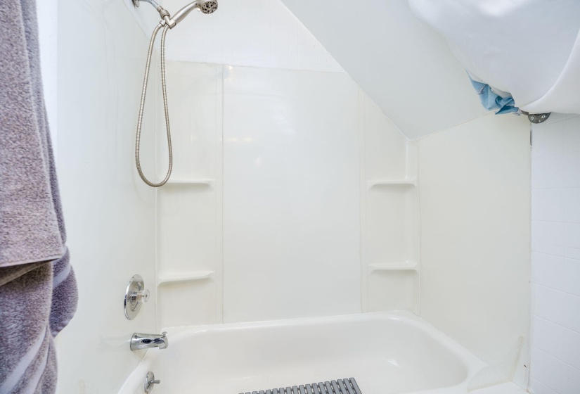28-web-or-mls-435-s-walnut-st