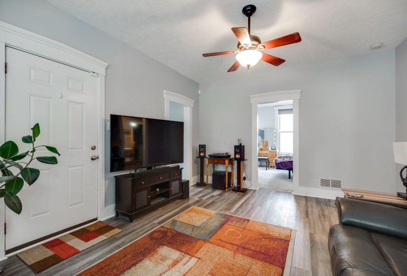 10-web-or-mls-435-s-walnut-st