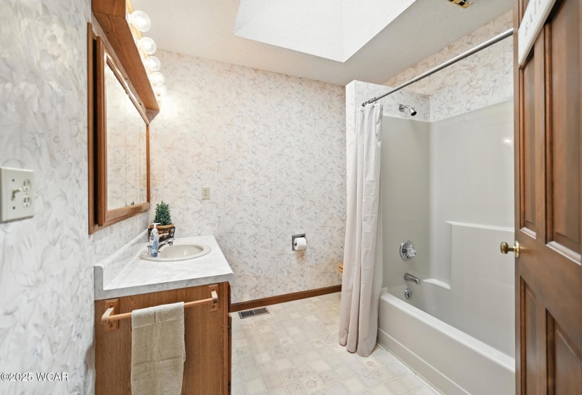 1739 Plainfield Drive, Lima, Ohio, 3 Bedrooms Bedrooms, ,2 BathroomsBathrooms,Residential,For Sale,Plainfield,307852