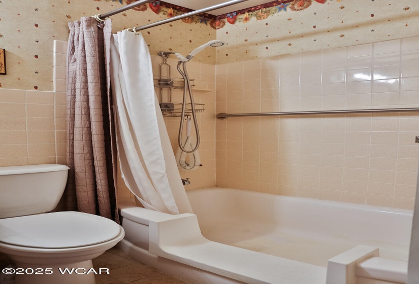 728 Meadowbrook Dr Drive, Lima, Ohio, 3 Bedrooms Bedrooms, ,1 BathroomBathrooms,Residential,For Sale,Meadowbrook Dr,307857