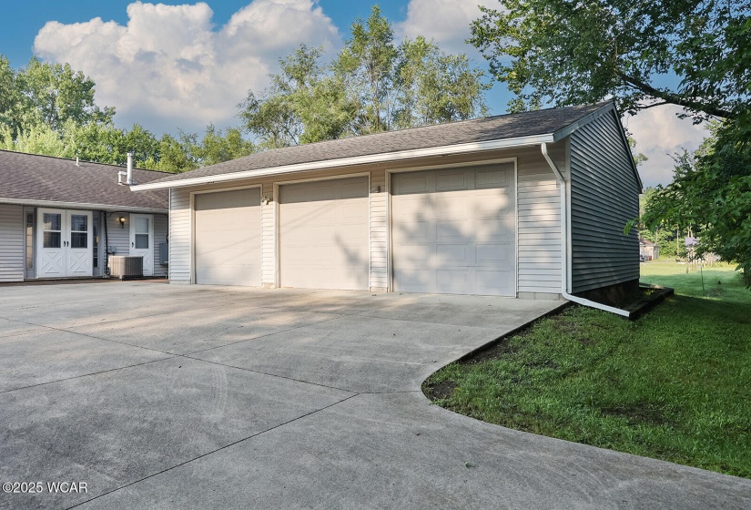 728 Meadowbrook Dr Drive, Lima, Ohio, 3 Bedrooms Bedrooms, ,1 BathroomBathrooms,Residential,For Sale,Meadowbrook Dr,307857