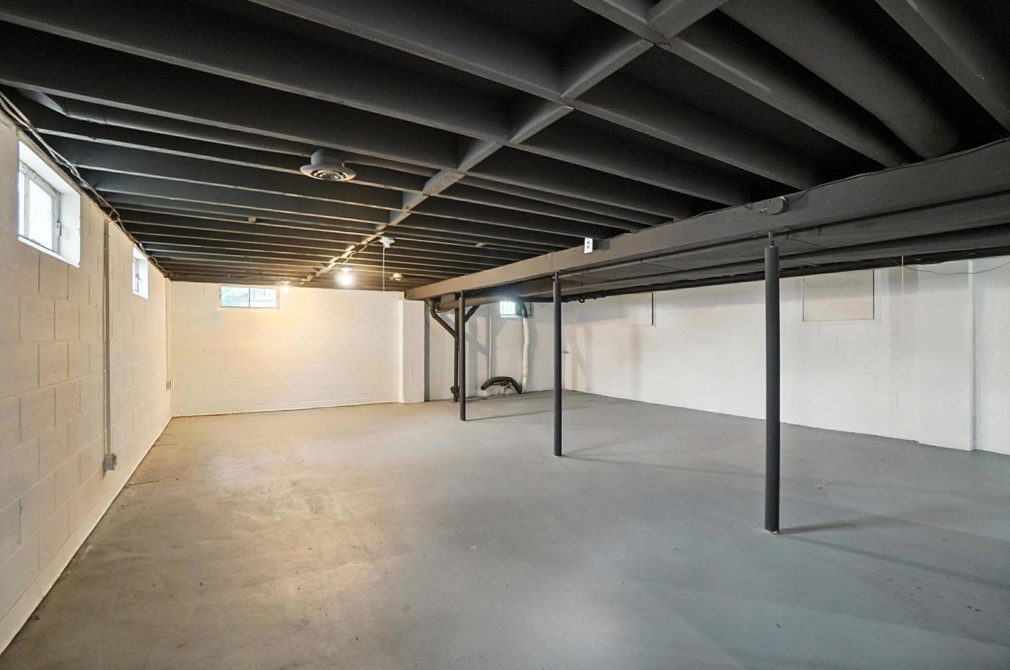 1709 Thomas Drive, Springfield, Ohio 45503