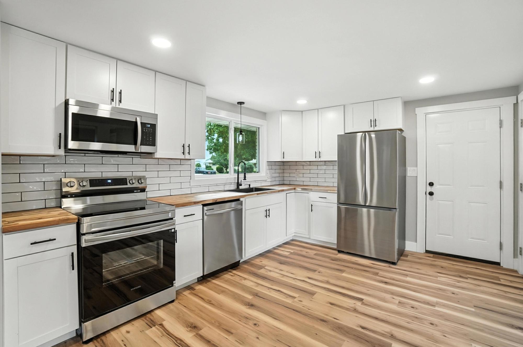 1709 Thomas Drive, Springfield, Ohio 45503