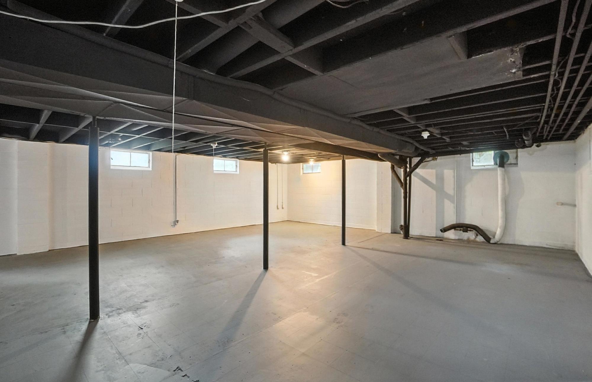 1709 Thomas Drive, Springfield, Ohio 45503