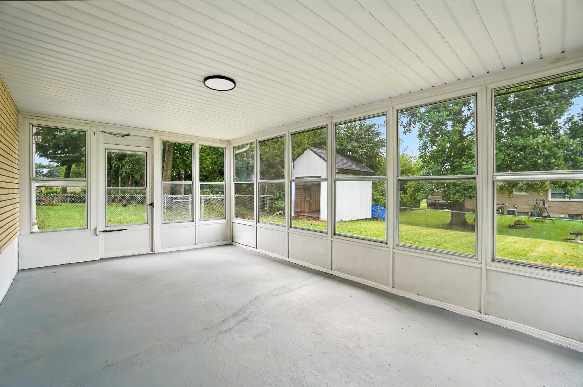 1709 Thomas Drive, Springfield, Ohio 45503