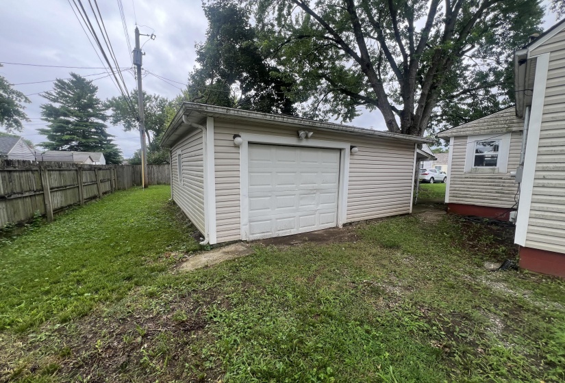 Detached Garage