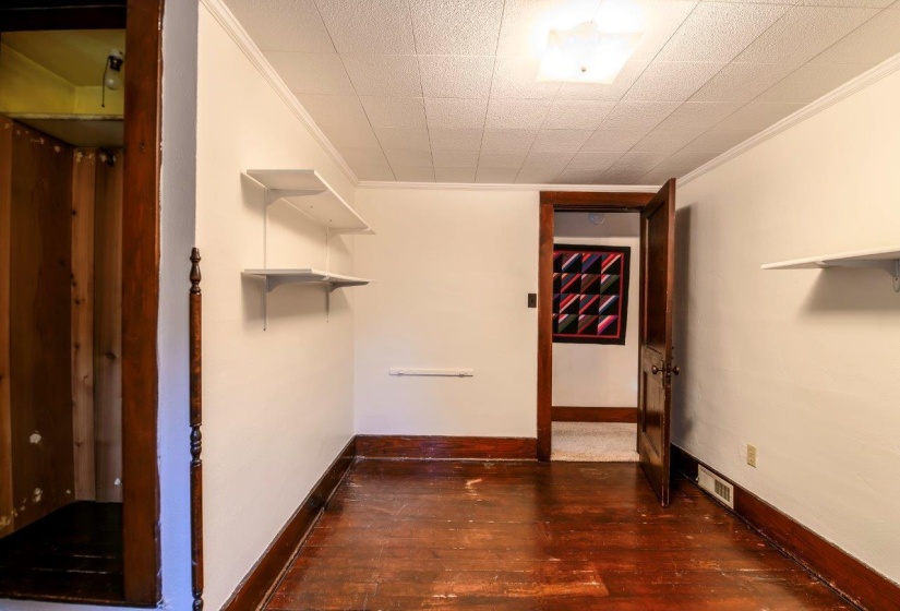 Upstairs Bedroom #3 pic 2