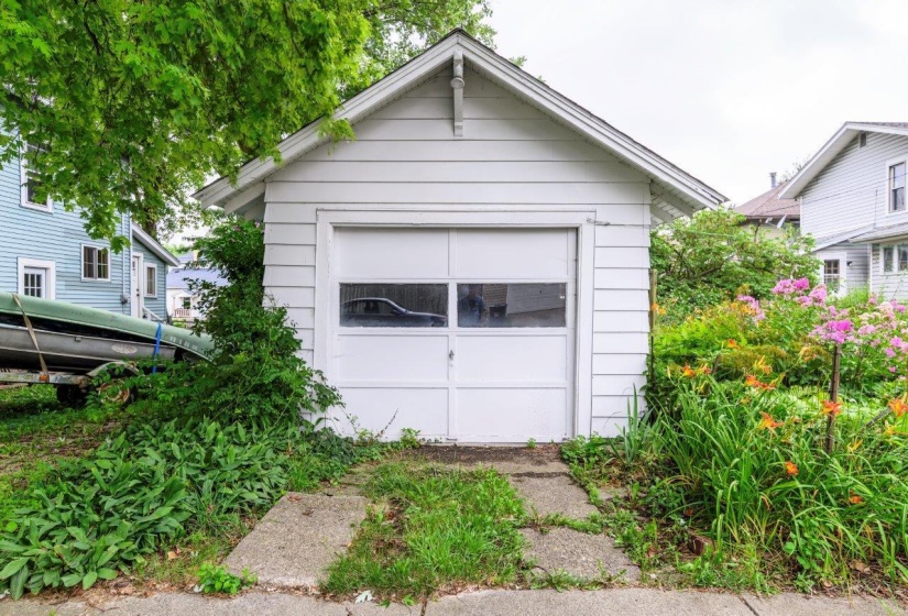 Detached Garage