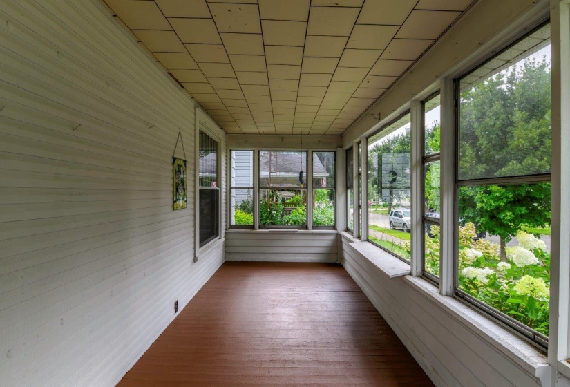 Enclosed Front Porch Pic