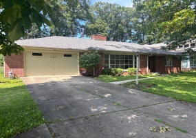 440 Broadmoor Boulevard, Springfield, Ohio 45504, 3 Bedrooms Bedrooms, ,2 BathroomsBathrooms,Residential,For Sale,Broadmoor,1040456