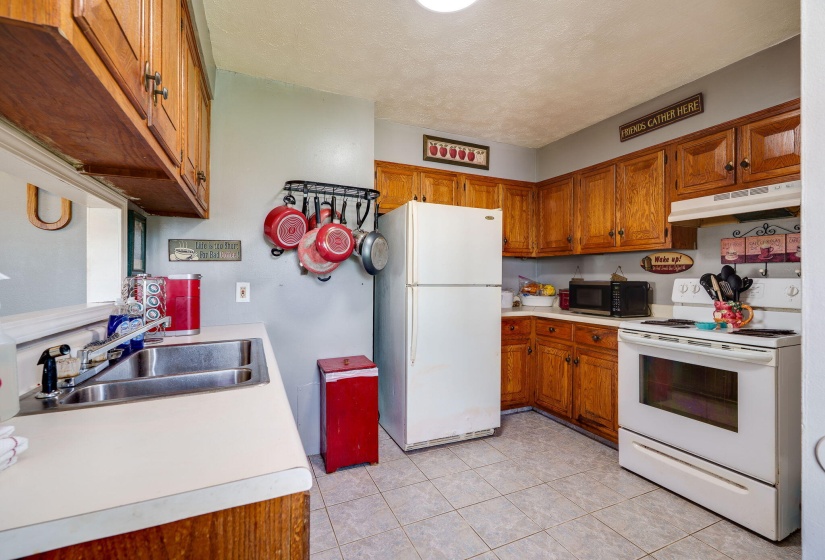 15-web-or-mls-827-barker-dr