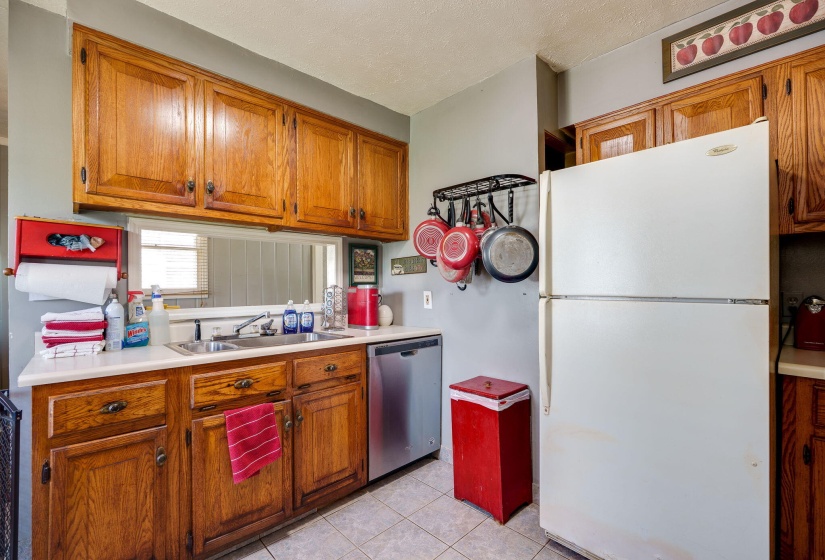 17-web-or-mls-827-barker-dr