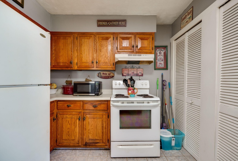 19-web-or-mls-827-barker-dr