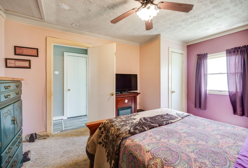 24-web-or-mls-827-barker-dr
