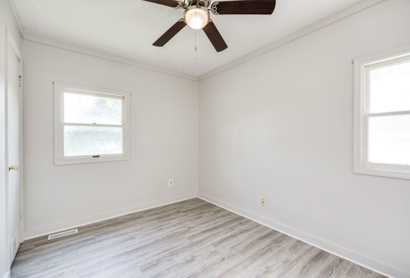 25-web-or-mls-827-barker-dr