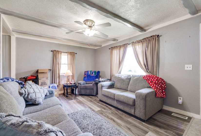 7-web-or-mls-827-barker-dr