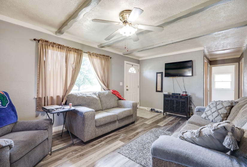 8-web-or-mls-827-barker-dr