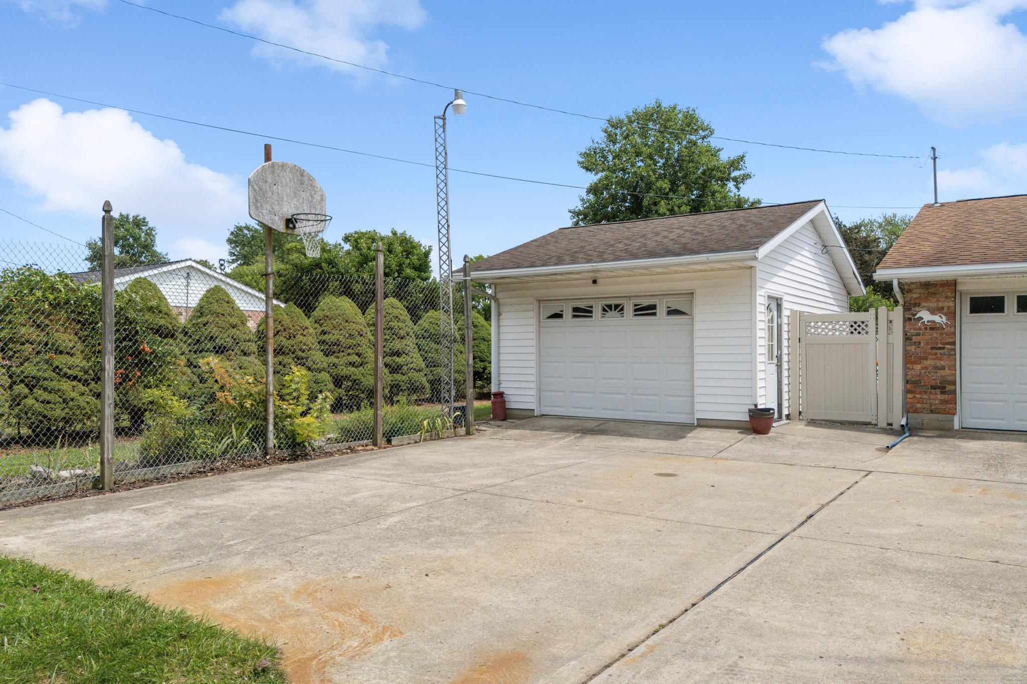 3172 Folk Ream Road, Springfield, Ohio 45502