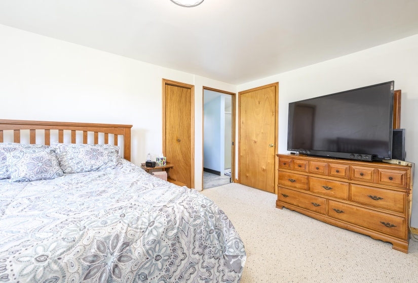 328 S Main-27