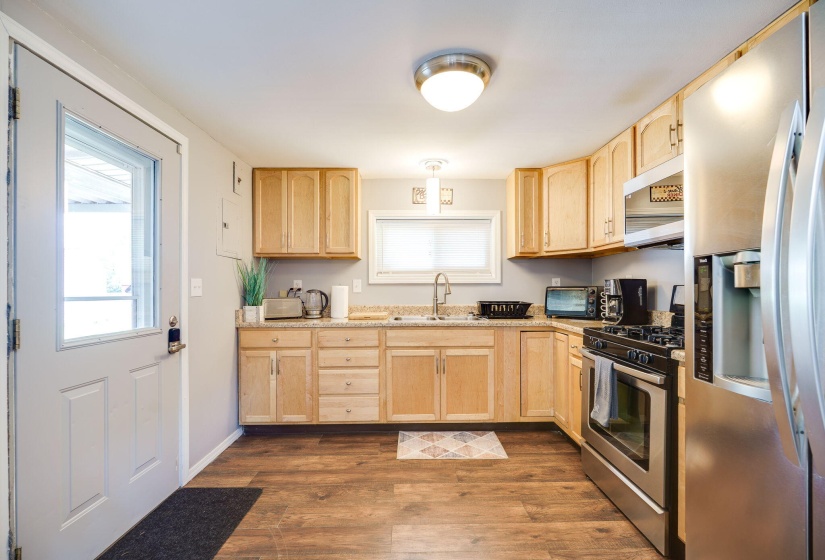 10-web-or-mls-612-e-market-st