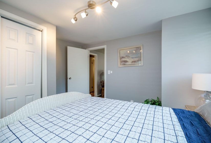 14-web-or-mls-612-e-market-st