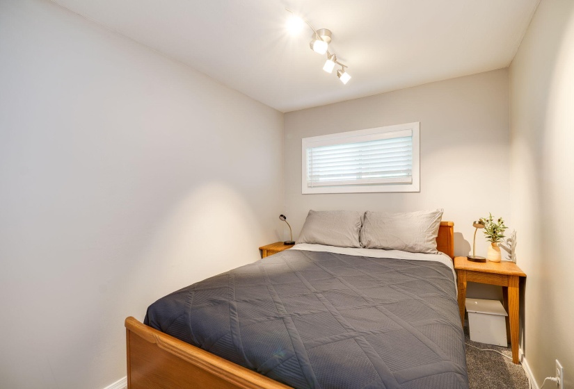 17-web-or-mls-612-e-market-st