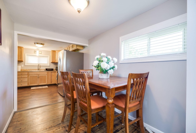 9-web-or-mls-612-e-market-st