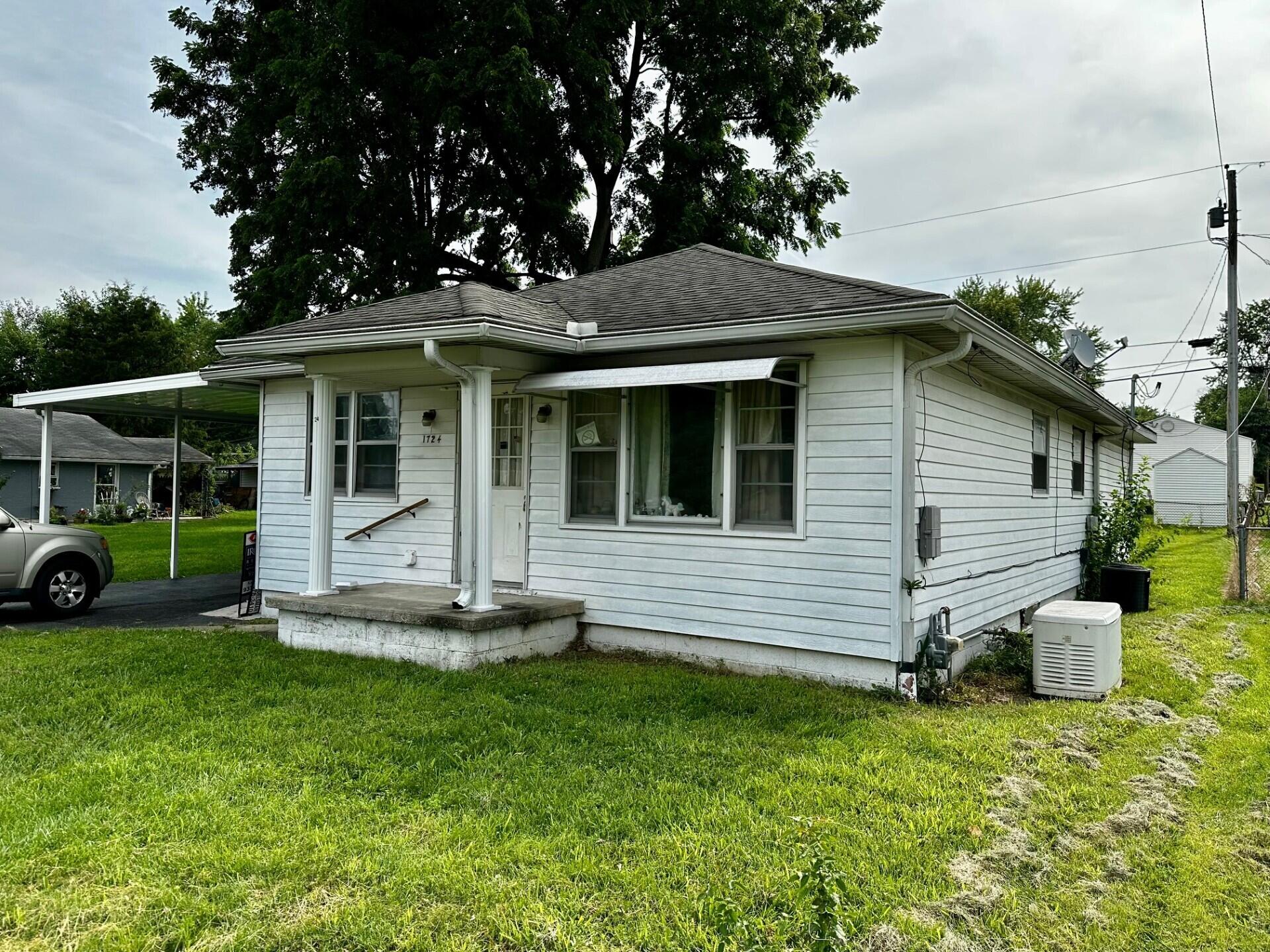 1724 Montgomery Avenue, Fairborn, Ohio 45324