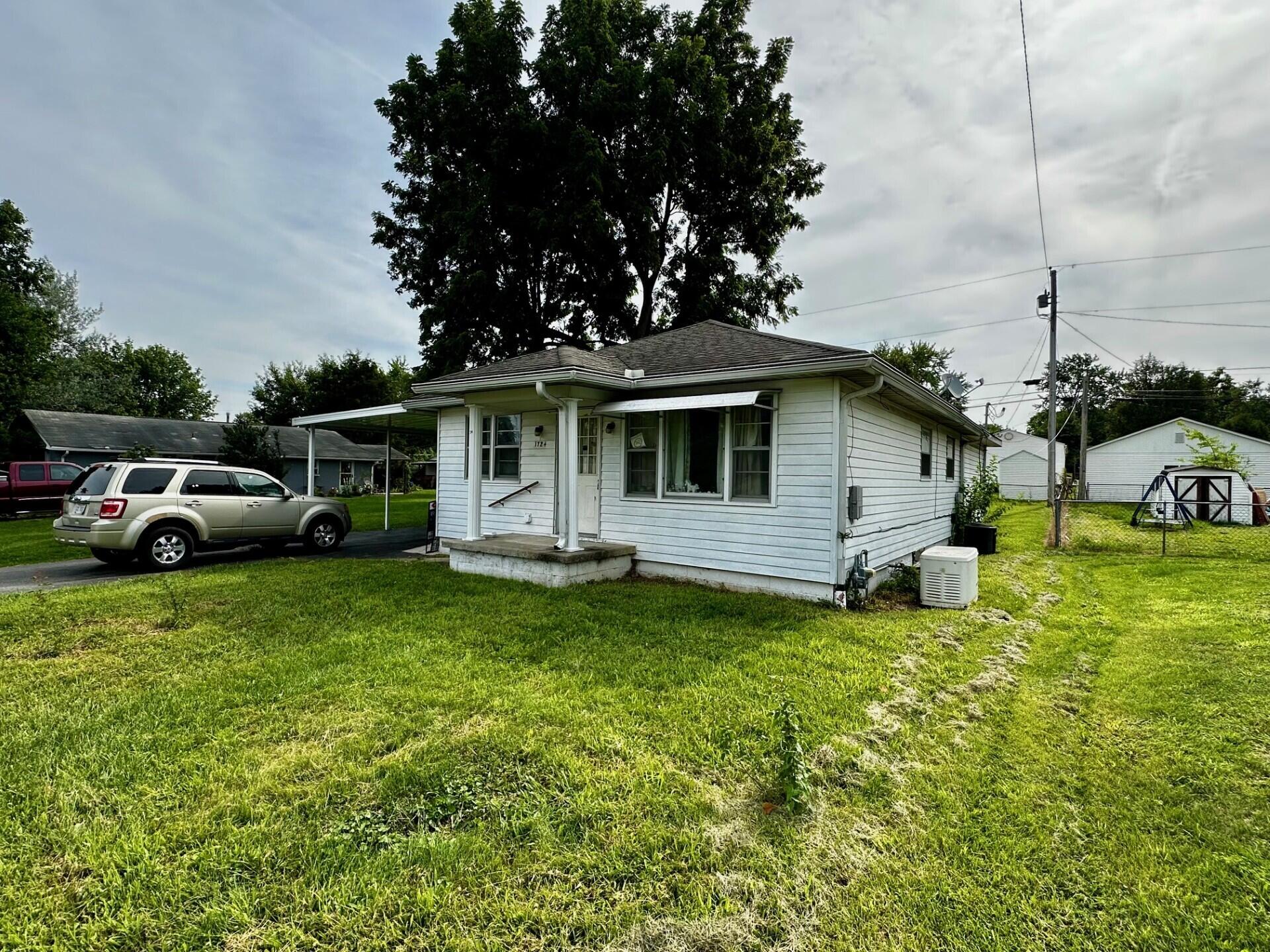 1724 Montgomery Avenue, Fairborn, Ohio 45324