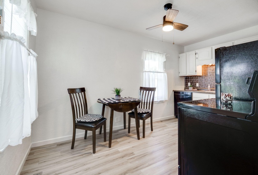 12-web-or-mls-918-e-rose-st