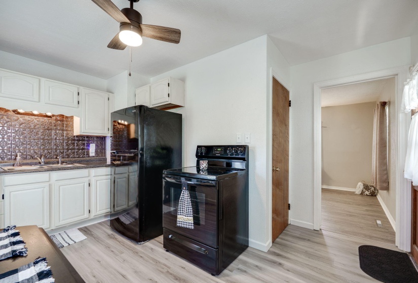 14-web-or-mls-918-e-rose-st