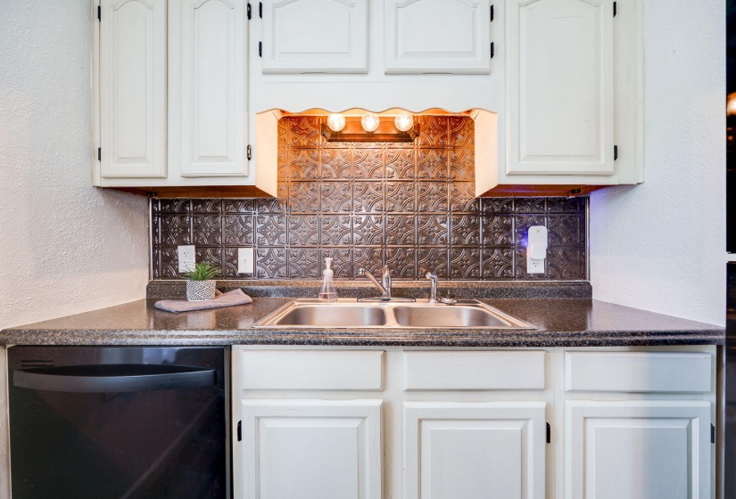 16-web-or-mls-918-e-rose-st
