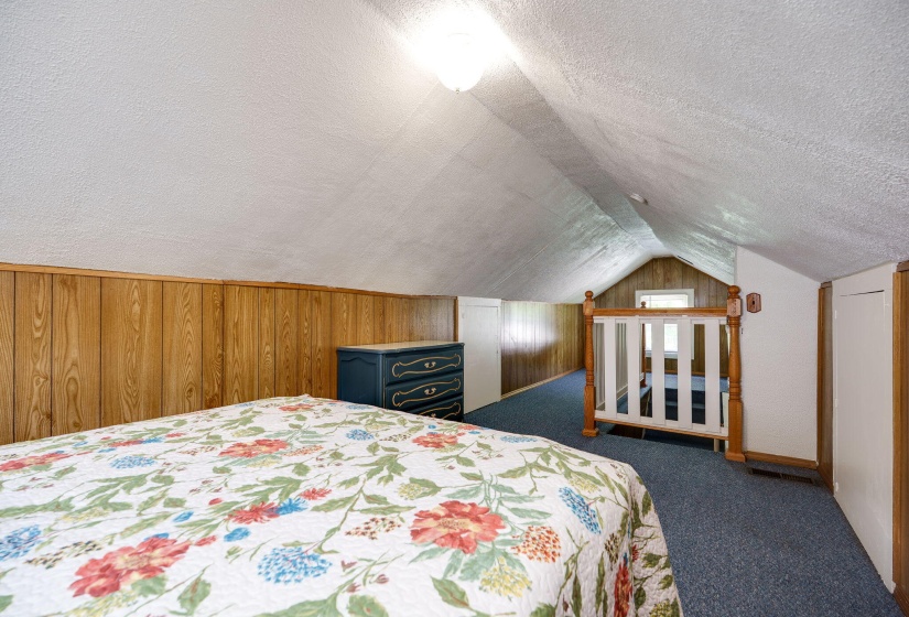 26-web-or-mls-918-e-rose-st