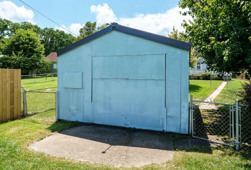 36-web-or-mls-918-e-rose-st