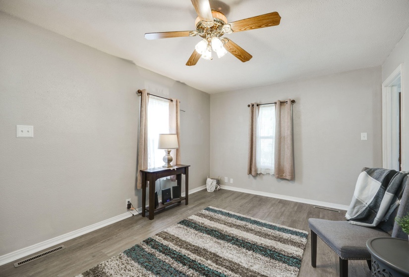 7-web-or-mls-918-e-rose-st
