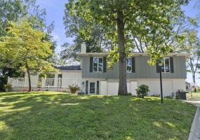 548 Trotwood Street, Springfield, Ohio 45503, 4 Bedrooms Bedrooms, ,2 BathroomsBathrooms,Residential,For Sale,Trotwood,1040547