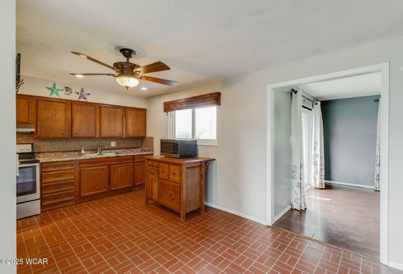 911 Birchwood Drive, Lebanon, Ohio, 3 Bedrooms Bedrooms, ,1 BathroomBathrooms,Residential,For Sale,Birchwood,307896